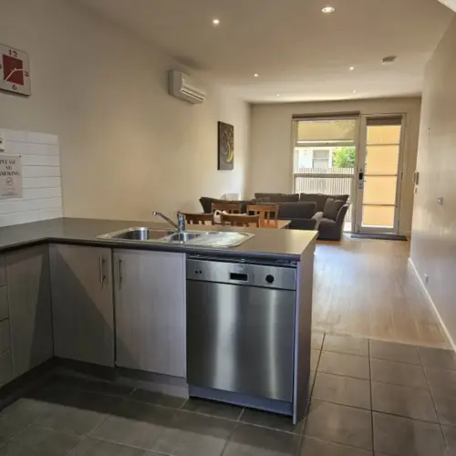 Central Shepparton Apartment 13 6