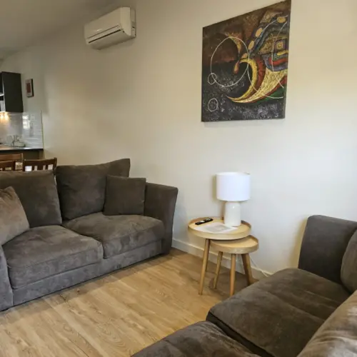 Central Shepparton Apartment 13 8